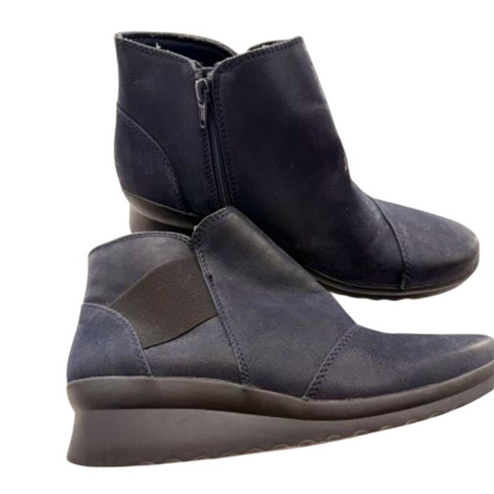 Clarks Cloudsteppers Women's Navy and Black Wedge Booties 6.5